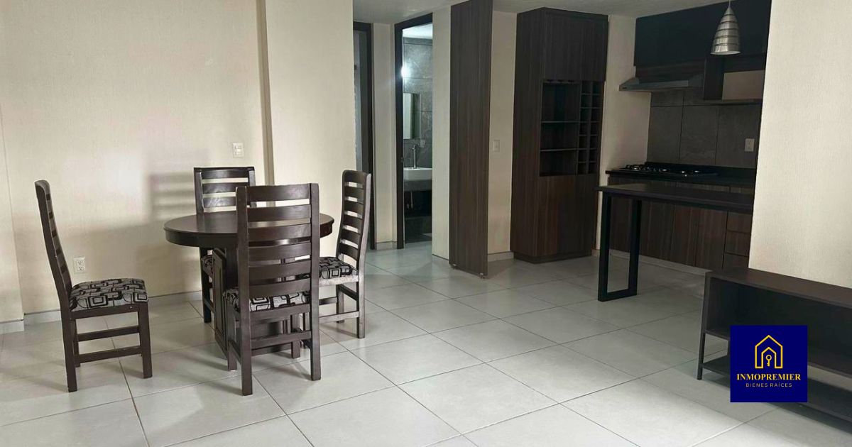 Sala comedor y cocina de departamento en venta en Altozano Morelia Quinta Cantera con distribución funcional y acabados modernos