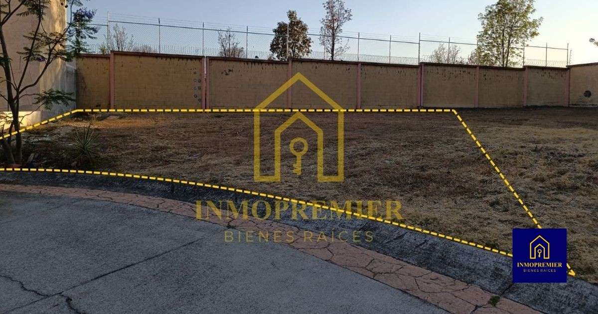 Vista frontal de terreno en venta en Altozano Morelia ubicado en Paraíso Altozano